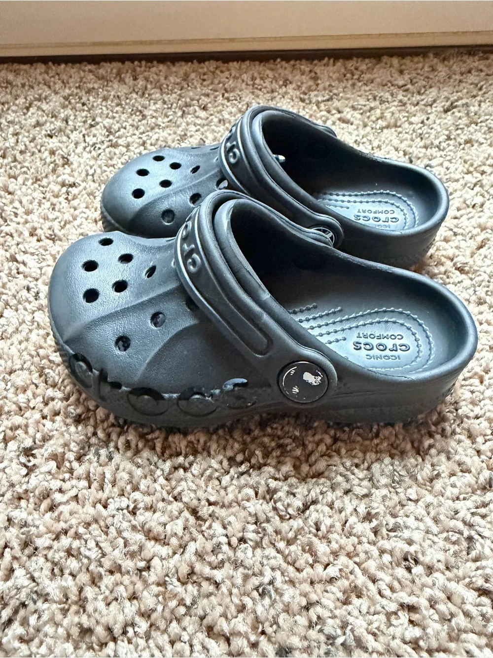 Crocs Kids Classic Clogs in Black C8